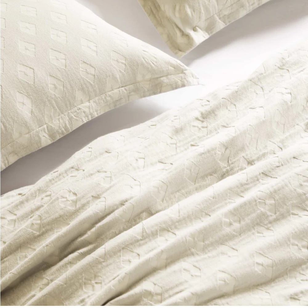 Brooklinen Cream Pillows Luxurious Bedding - Picture 3 of 3